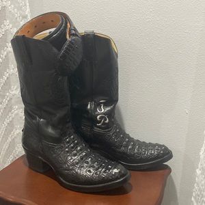 Custom made alligator cowboy boots, with alligator belt